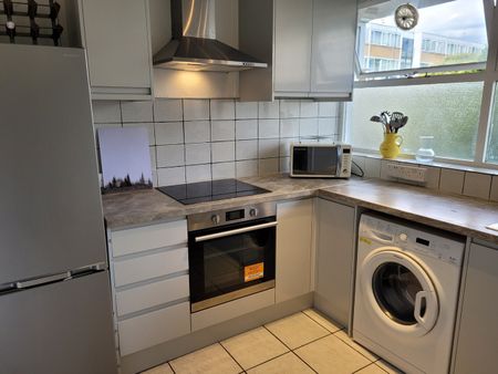 2 Bed Flat, Chippendale House, SW1V - Photo 4