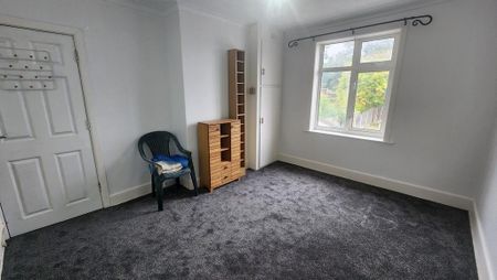 4 bedroom detached house to rent - Photo 4