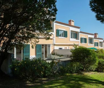 Semi-detached 3BR home in quiet condo with pool, Estoril. - Photo 3