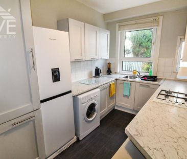 2 bedroom semi-detached house to rent - Photo 4