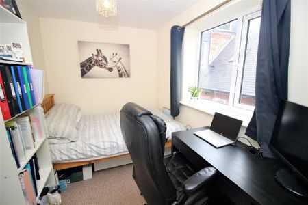 2 bedroom Student Maisonette to rent in Otterburn Villas, Newcastle Upon Tyne - Photo 5