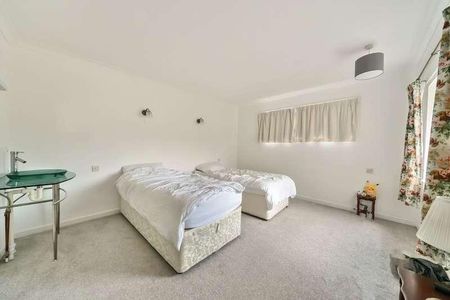 First Turn, Wolvercote, Oxford, OX2 - Photo 3