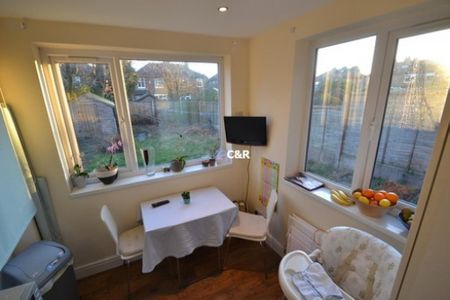 4 bedroom semi-detached house to rent - Photo 5