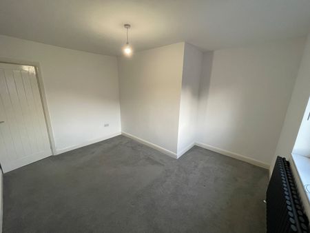 4 Bed Terraced House, Beake Avenue, CV6 - Photo 2