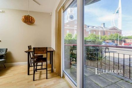 Jupiter Court, Gunwharf Quays, PO1 - Photo 3
