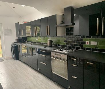 6 bedroom house to rent - Photo 5