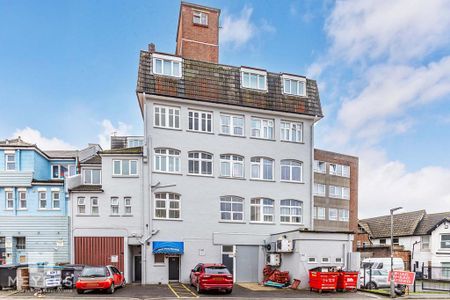 Studio to rent - Photo 5