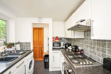 2 bedroom house to rent Yew Tree Road, Beckenham, BR3 - Photo 4