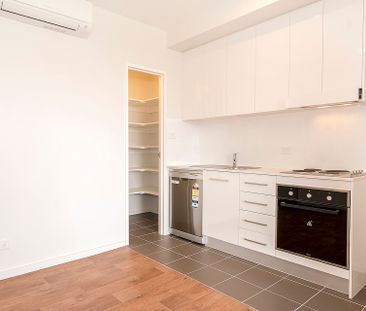 Unit 410/6 Charles Street, - Photo 5