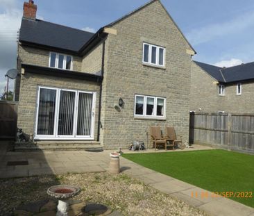 4 bedroom detached house to rent - Photo 6