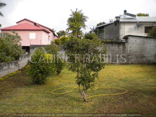 À LOUER - MAISON DE TYPE T4 DE 81.57 m² ENVIRON - LE TAMPON - 972.70 € - Photo 1
