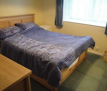 Bedroom Property In Godalming, GU7 - Photo 1