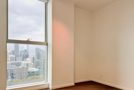 Master Bedroom - Photo 3