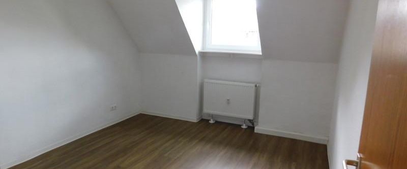 Gemütliche 3-Zimmer-Wohnung im DG , einzugsbereit! - Photo 1