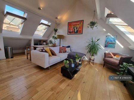 2 bedroom flat to rent - Photo 2