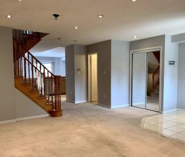 For Lease - 7 Castle Park Boulevard, Vaughan, Ontario - Photo 6