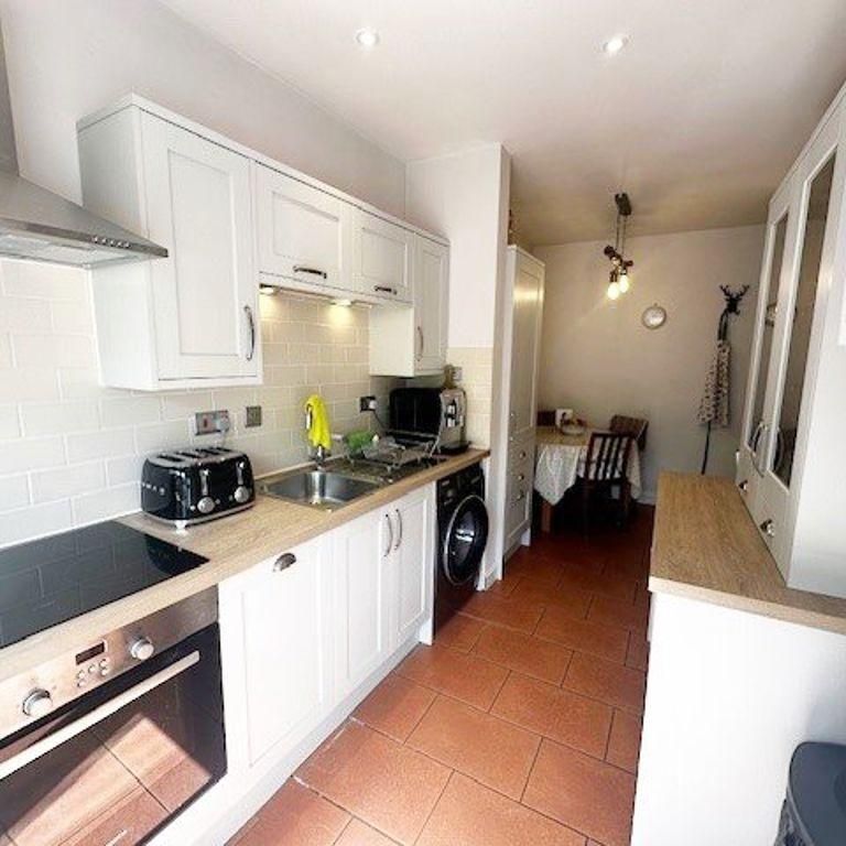 3 bedroom terraced house to rent - Photo 1
