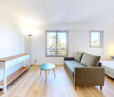 GRAND STUDIO MEUBLÉ - LA GARENNE - Photo 3