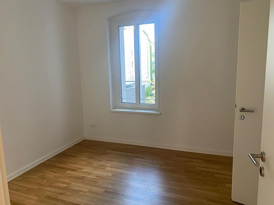 Große Wohnung mit Wohnküche, Balkon und Fußbodenheizung! - Photo 1