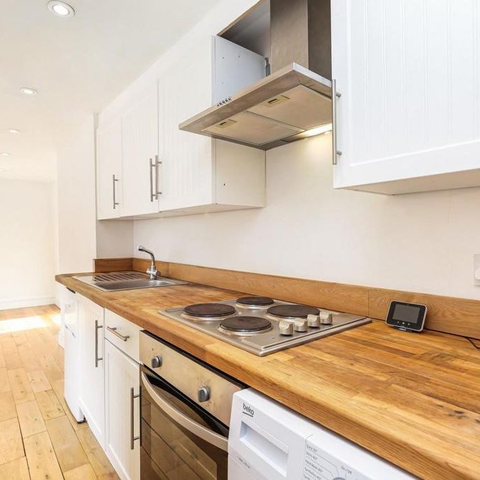 Studio to rent - Photo 1