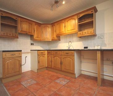 3 bedroom terraced house to rent - Photo 3