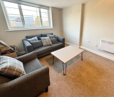2 bedroom flat to rent - Photo 2