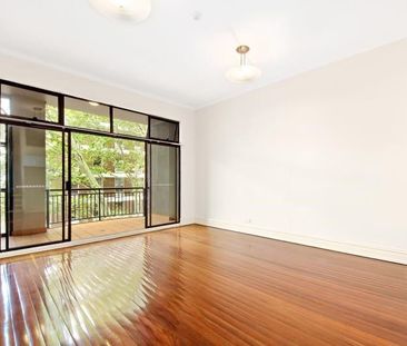 New York style split level apartment with balcony - Photo 1