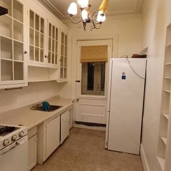 Downtown 1 bedroom, Heat,Hot water Fridge,Stove incl (Metro Atwater, M - Photo 1