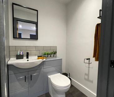 Flat 13, Commercial Point, NG9 2NG, NOTTINGHAM - Photo 6