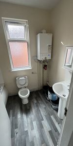 Room in a Shared House, Brazil Street, LE2 - Photo 4