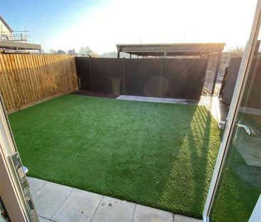 3 bedroom end of terrace house to rent - Photo 6