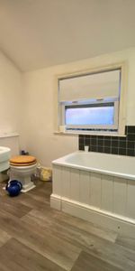 4 bedroom terraced house to rent - Photo 4