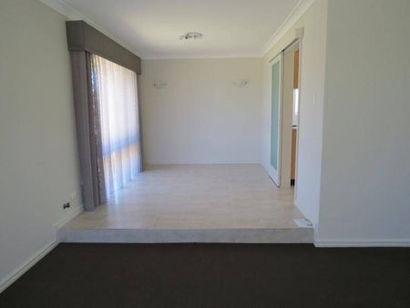 Spacious Comfort in Prime Karrinyup Location - Photo 3