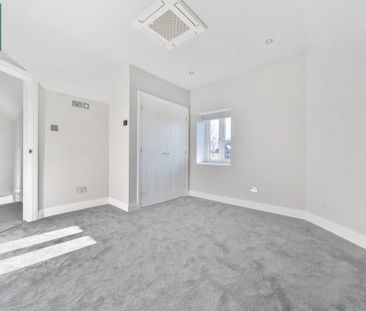 4 bedroom detached house to rent - Photo 5