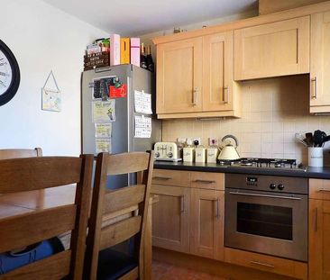 Pine Rise, Witney, Oxfordshire, OX28 - Photo 3
