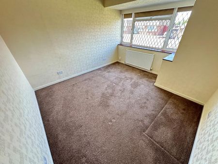 3 bedroom semi-detached bungalow to rent - Photo 3