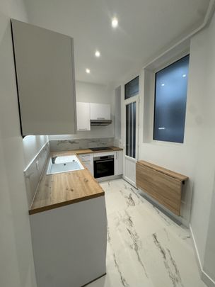 Location Appartement 5 pièces 112m² PARIS 16ème - Photo 1