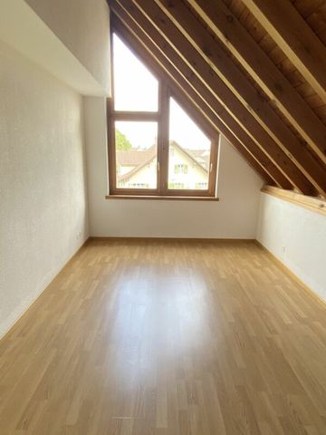 Geräumige 5.5-Zimmer-Maisonettewohnung mit rustikalen Charme - Photo 2