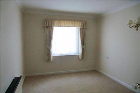 1 bedroom retirement property to rent - Photo 3