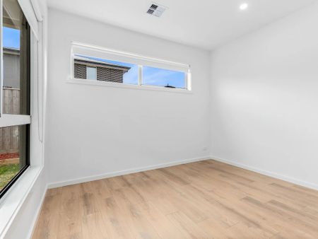 Like New & Ready to call HOME! - Photo 3