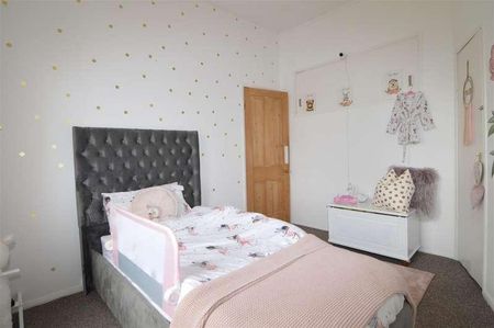 Harrogate Road, Apperley Bridge, Bradford, BD10 - Photo 4