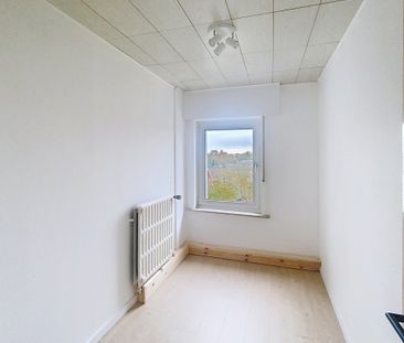 Vernieuwde woning met zonnepanelen, 4 kamers en bureau - Photo 5