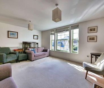 Bingham Close, Cirencester, GL7 - Photo 1