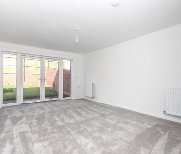 4 bedroom detached house to rent - Photo 3