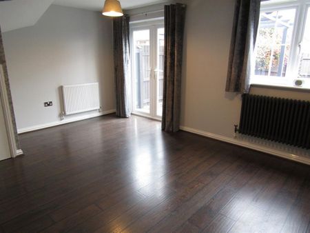 3 bedroom House To Let - Photo 2