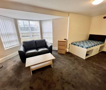 Studio to rent - Photo 2