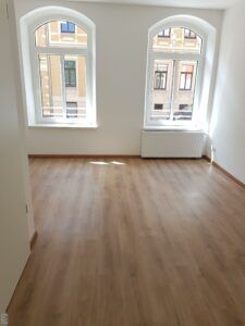 Schillerstr. 8, Wohnung 1 ~~~ Balkon, Maisonette, Tageslichtbad mit Wanne und Dusche, Abstellraum, Gäste-WC - Foto 1