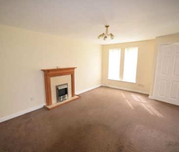4 bedroom semi-detached house to rent - Photo 2