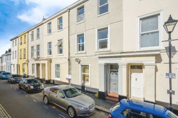 33, Plymouth, PL4 - Photo 1