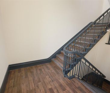 High Street - Photo 6